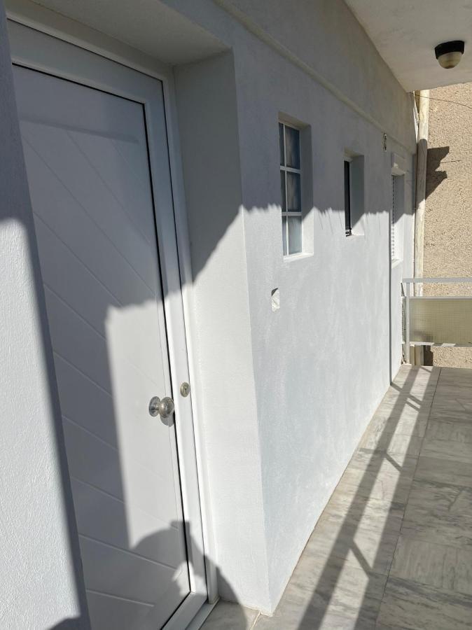 Apartamento Adrianos House By The Sea Nea Iraklitsa Exterior foto